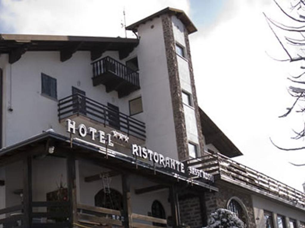 Hotel Ristorante Sassi Rossi Taceno Dış mekan fotoğraf