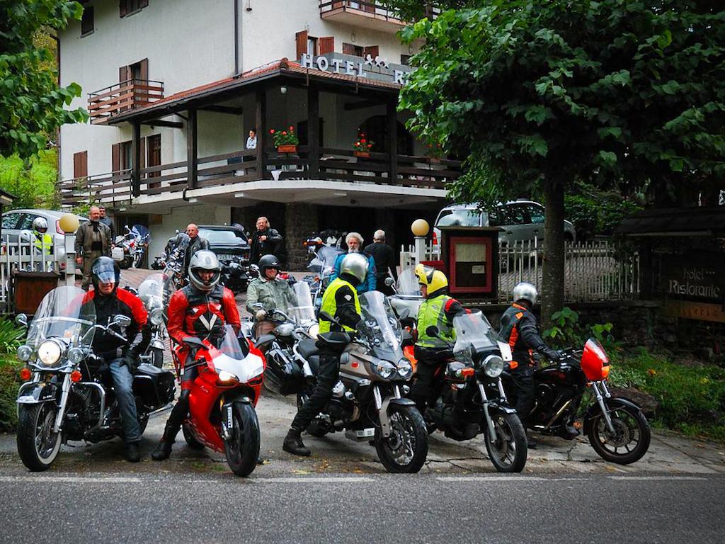 Hotel Ristorante Sassi Rossi Taceno Dış mekan fotoğraf
