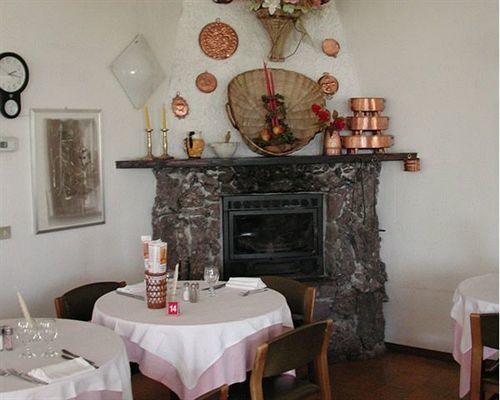 Hotel Ristorante Sassi Rossi Taceno Dış mekan fotoğraf