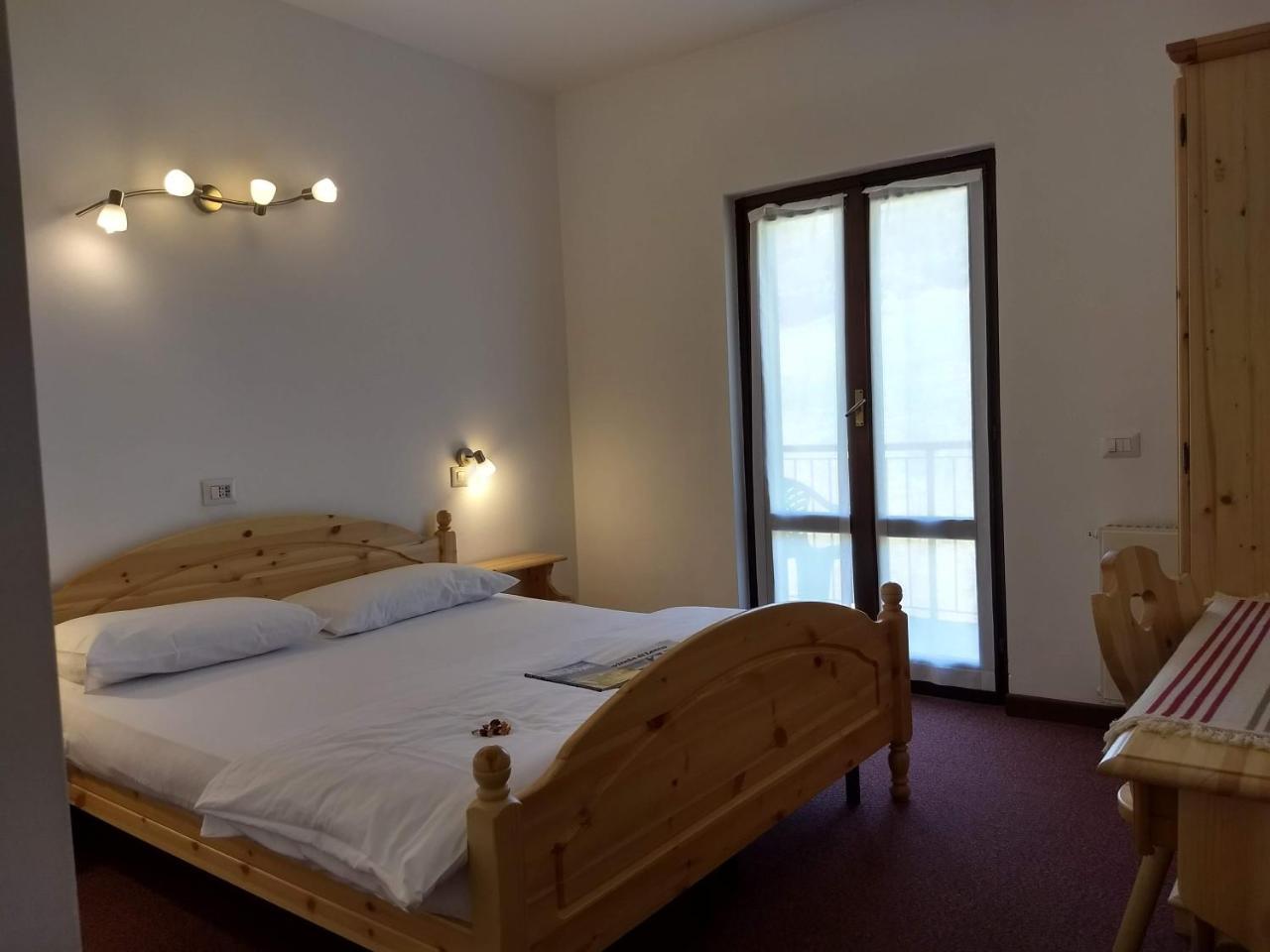 Hotel Ristorante Sassi Rossi Taceno Dış mekan fotoğraf